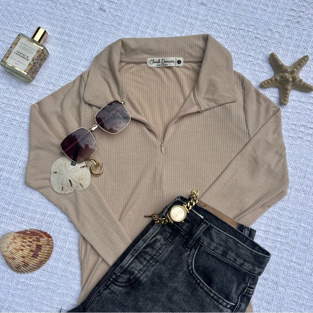 Tan Cloud Dancer ribbed long sleeve top with quarter zip NWT size small